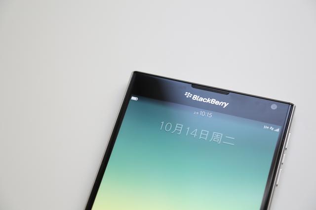 blackberry os是手机操作系统吗（在智能手机云集的网络时代）